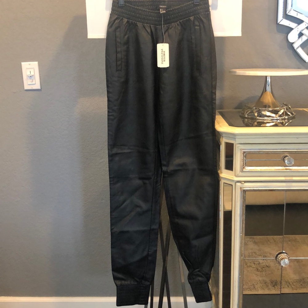 Women’s Pants